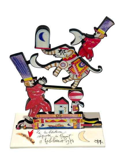 La biblioteca segreta di Prevert di Francesco Musante, scultura in resina in edizione limitata con personaggi fantastici, libri e simboli poetici.